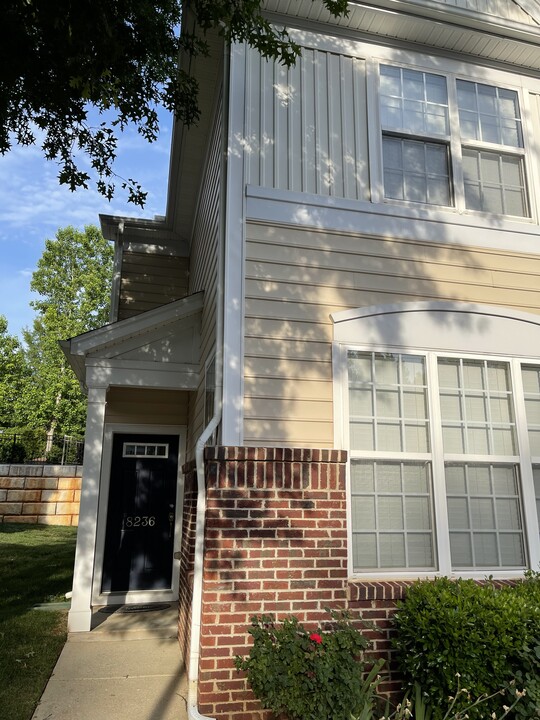 8236 City Loft Ct in Raleigh, NC - Foto de edificio