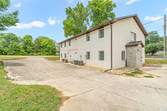 100 E Tennessee Ave in Oak Ridge, TN - Building Photo - Building Photo