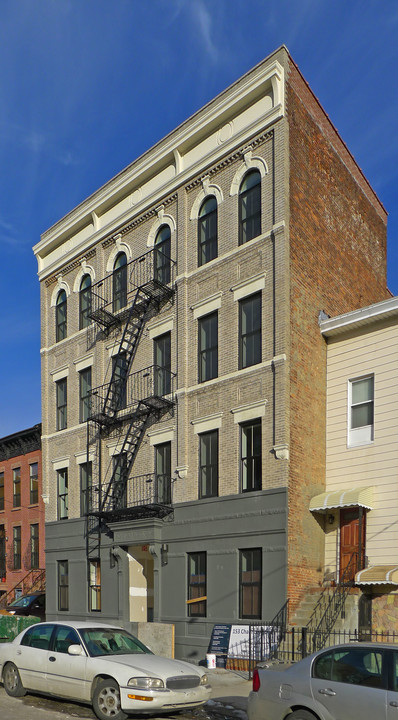 153 Chauncey St in Brooklyn, NY - Foto de edificio