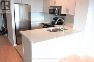 220 Forum Dr in Mississauga, ON - Building Photo - Building Photo