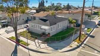 16203 Orange Ave in Paramount, CA - Building Photo