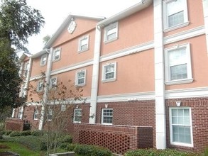 Ivey, Ferguson & Reed Apartment Complex in Daytona Beach, FL - Foto de edificio - Building Photo