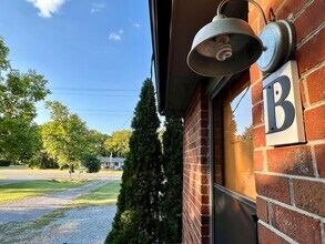 212 Ewing Dr in Nashville, TN - Building Photo - Building Photo