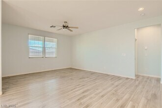 8076 Eve Rock St in Las Vegas, NV - Building Photo - Building Photo