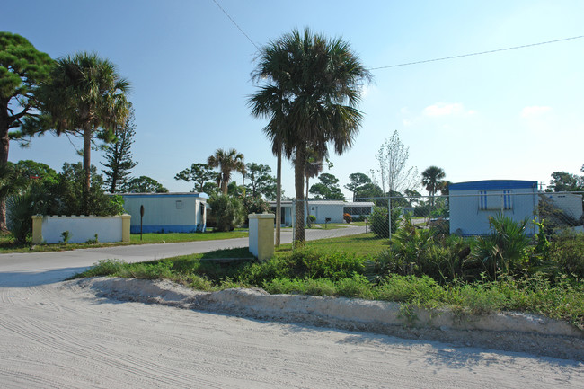 Windsong Mobile Village in Fort Pierce, FL - Building Photo - Building Photo