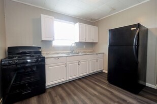 3932 Main St in East Chicago, IN - Building Photo