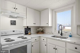 75 S Washington Dr in Pennsville Township, NJ - Foto de edificio - Building Photo