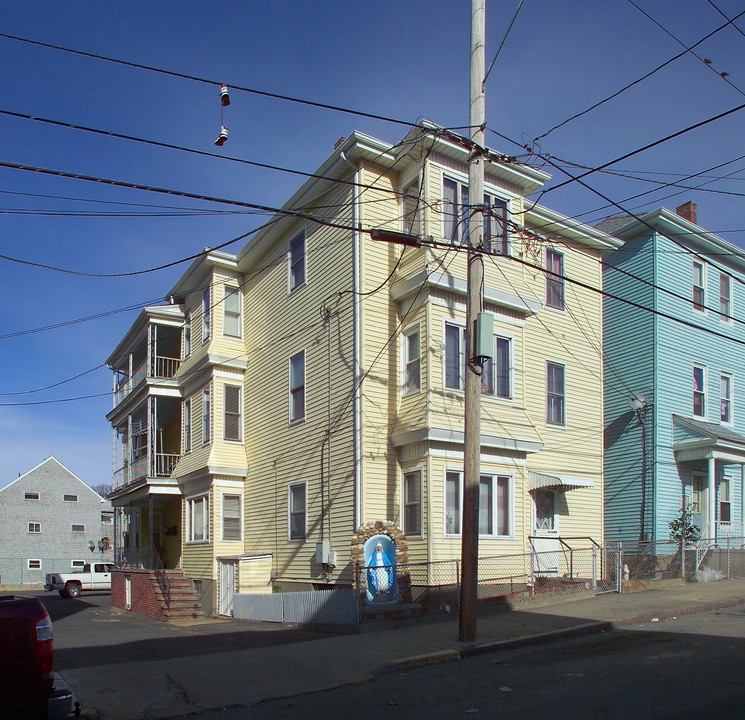 210 Hope St in Fall River, MA - Building Photo