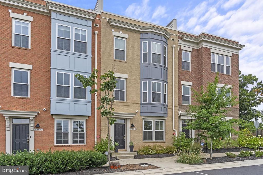 3035 DISTRICT in Merrifield, VA - Building Photo