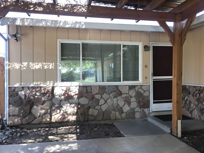 41 Santos Way in Chico, CA - Building Photo - Building Photo