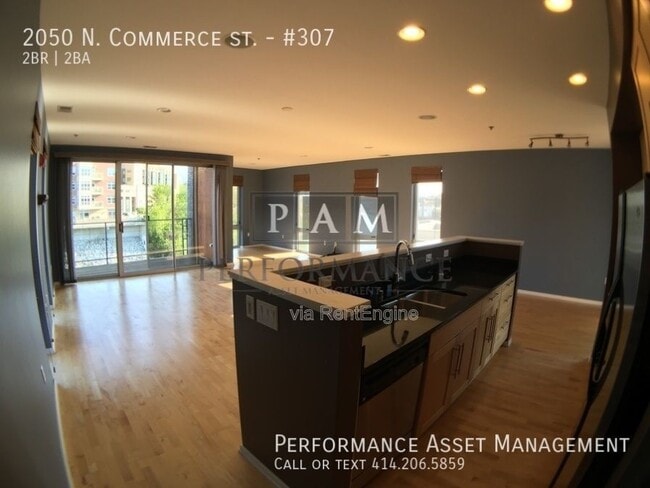 2050 N Commerce St in Milwaukee, WI - Building Photo - Building Photo