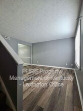 305 Lake St in Nicholasville, KY - Foto de edificio - Building Photo