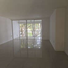 1670 NE 191st St, Unit 208-3 in North Miami Beach, FL - Building Photo - Building Photo