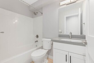 417 Martin Luther King Jr Way S in Seattle, WA - Building Photo - Building Photo