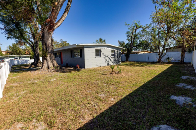 1302 Warrington Wy in Tampa, FL - Foto de edificio - Building Photo