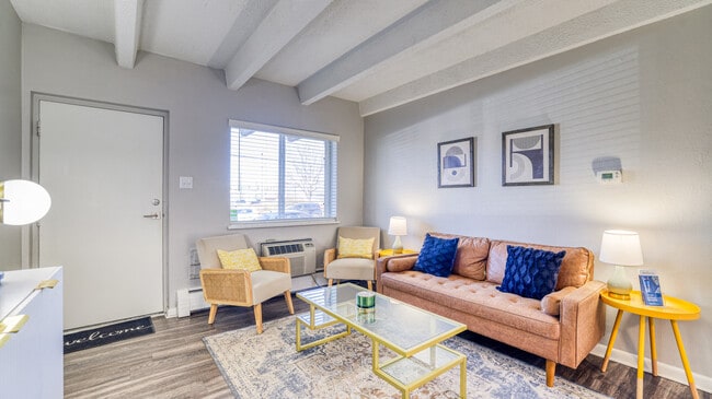 1600 S Albion in Denver, CO - Foto de edificio - Building Photo