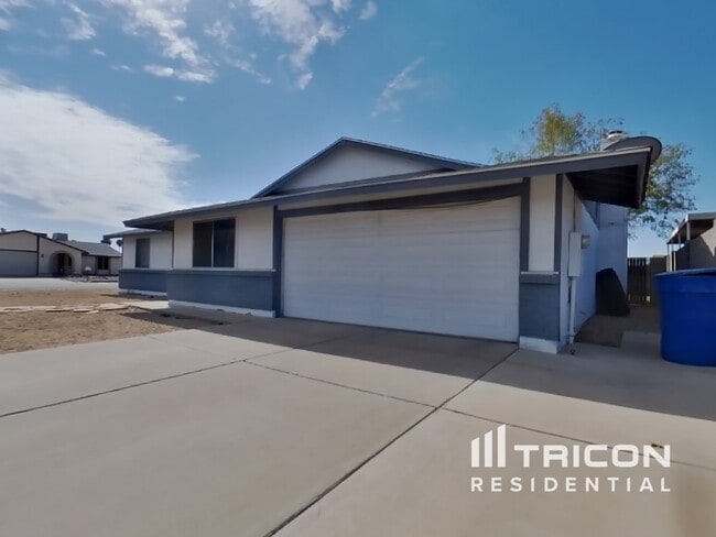 property at 1507 W El Monte Pl