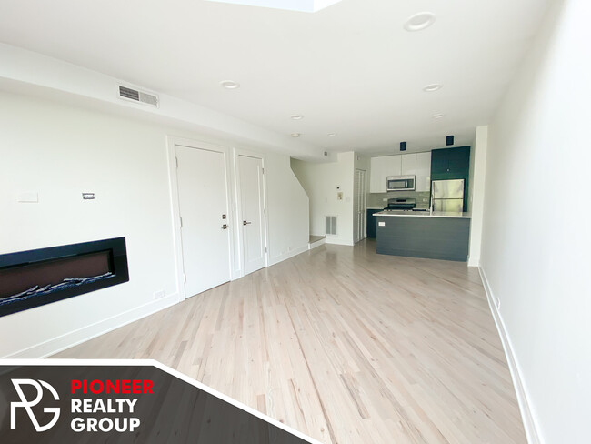 1014 W Grace St, Unit #954-A202