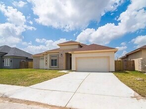 5439 Barbwire Ln in Brownsville, TX - Building Photo - Building Photo