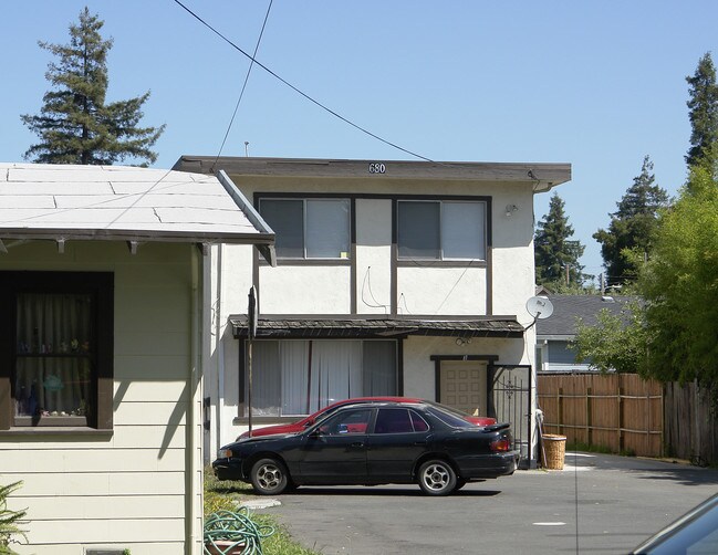 680 Medford Ave in Hayward, CA - Building Photo - Building Photo