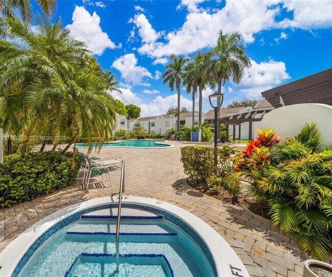 9752 NW 47th Terrace in Doral, FL - Building Photo - Building Photo