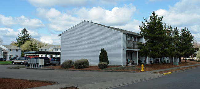 Sherman Oaks in Albany, OR - Building Photo - Building Photo