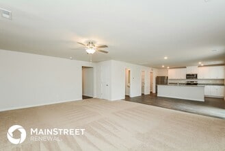 497 Turning Lk Dr in Zebulon, NC - Foto de edificio - Building Photo