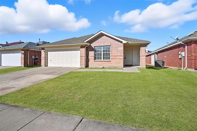 3045 Meadowbrook Dr in Grand Prairie, TX - Building Photo