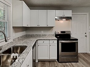 956 Boca Raton Dr in Forest Park, GA - Foto de edificio - Building Photo