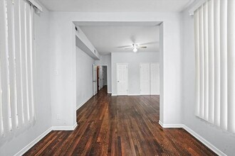 6039 S Michigan Ave in Chicago, IL - Building Photo - Building Photo