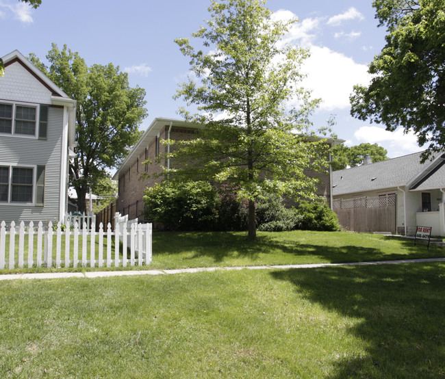 448 N 24th St in Lincoln, NE - Building Photo - Building Photo