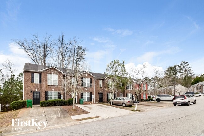 2435 Piering Dr in Stonecrest, GA - Foto de edificio - Building Photo