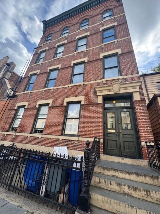 37 Mercer St, Unit 2 in Jersey City, NJ - Building Photo