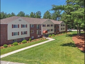 Devonshire Village in Manchester, NH - Building Photo - Building Photo