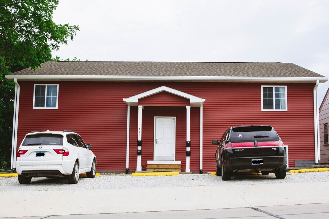 613 Sheldon St in Creston, IA - Building Photo
