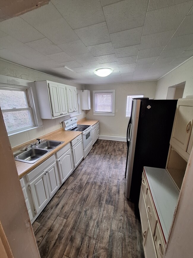 property at 5771 Seneca Trail S