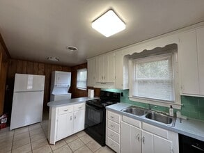 1135 Round Hill Dr in Charlottesville, VA - Building Photo - Building Photo