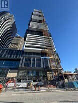 4015 The Exchange in Mississauga, ON - Building Photo