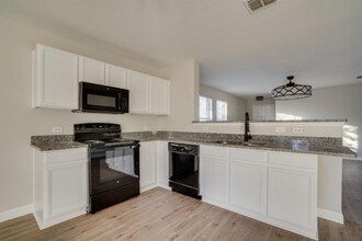 128 Ringneck Dr in Sanger, TX - Building Photo - Building Photo