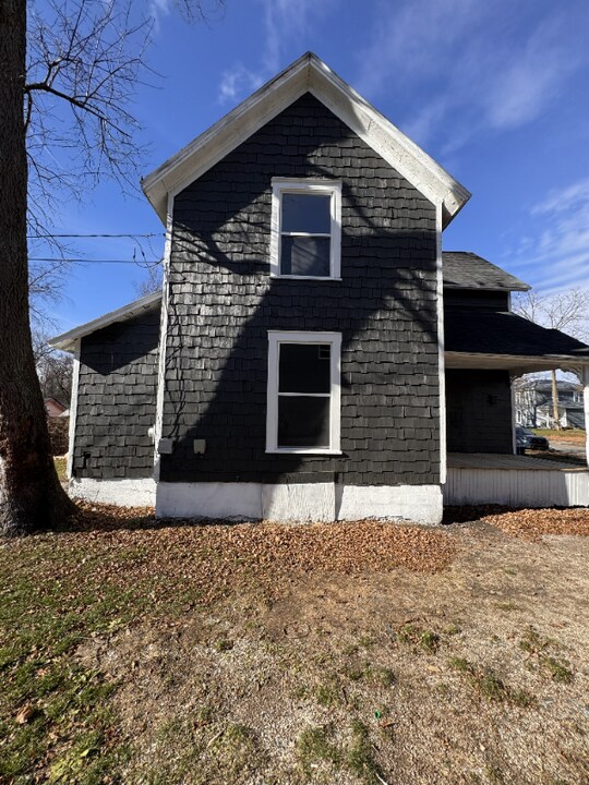 541 W Auburn Ave in Bellefontaine, OH - Building Photo