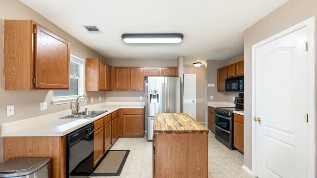 638 Coral Harbor in San Antonio, TX - Building Photo - Building Photo