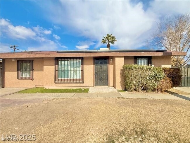 property at 3209 El Morro Ave