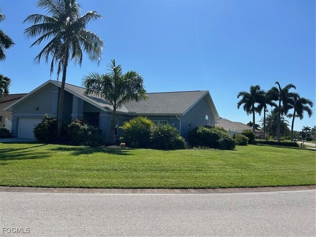 8860 Banyan Cove Cir in Ft. Myers, FL - Building Photo - Building Photo