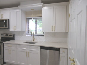 6 Cedarbrook Rd in Brookfield, CT - Building Photo - Building Photo