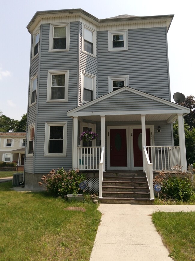 74 Robert St, Unit 74 Robert St