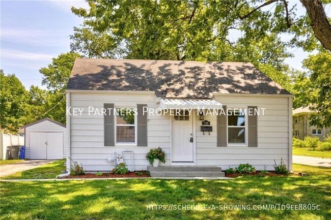 736 S Cherry St in Olathe, KS - Building Photo - Building Photo