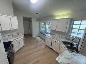 12244 NW 10th Pl in Newberry, FL - Building Photo - Building Photo