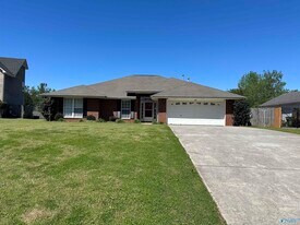 102 Sandpiper Ct in Huntsville, AL - Building Photo