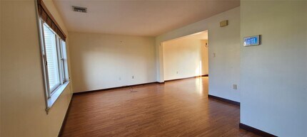 21 Zugibe Ct in West Haverstraw, NY - Building Photo - Building Photo