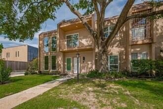 1115 Augusta Dr in Houston, TX - Building Photo - Building Photo
